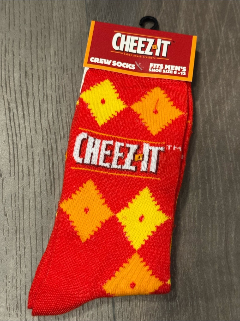 Cheez-it Crew Socks Men’s Medium NEW
- Men's Novelty Sock